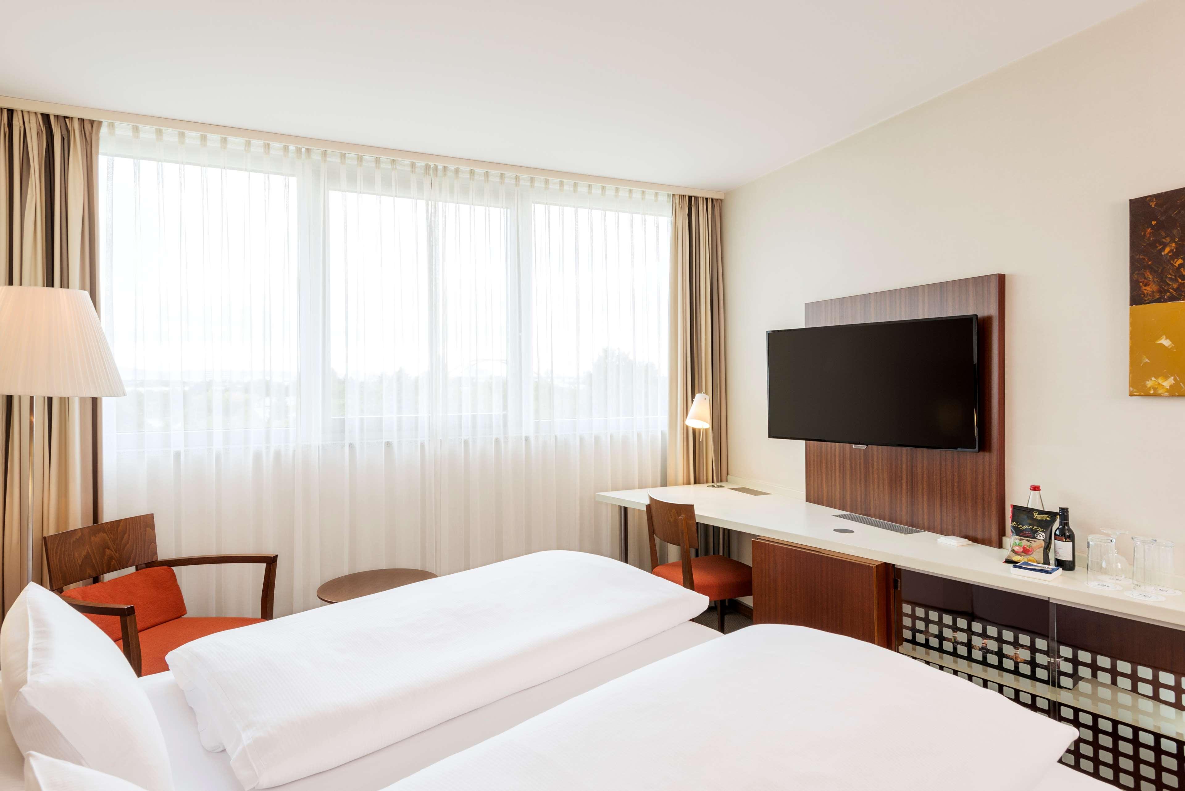 Nh Frankfurt Niederrad Hotell Frankfurt am Main Exteriör bild