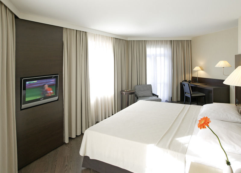 Nh Frankfurt Niederrad Hotell Frankfurt am Main Exteriör bild