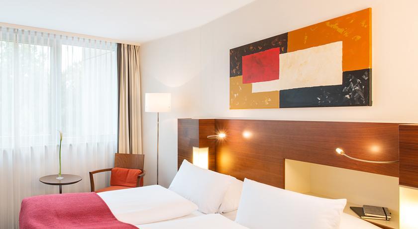 Nh Frankfurt Niederrad Hotell Frankfurt am Main Exteriör bild
